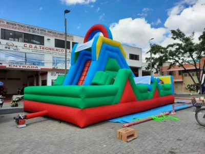 USO DE SALTARINES, INFLABLES Y DISPOSITIVOS DE ENTRETENIMIENTO AL INTERIOR DE LA COPROPIEDAD